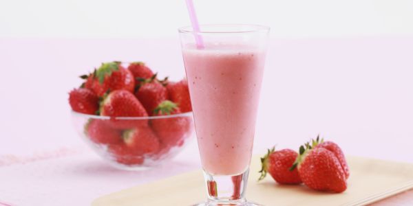 Jagoda macadamia shake